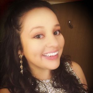 Meet your Posher, Selene